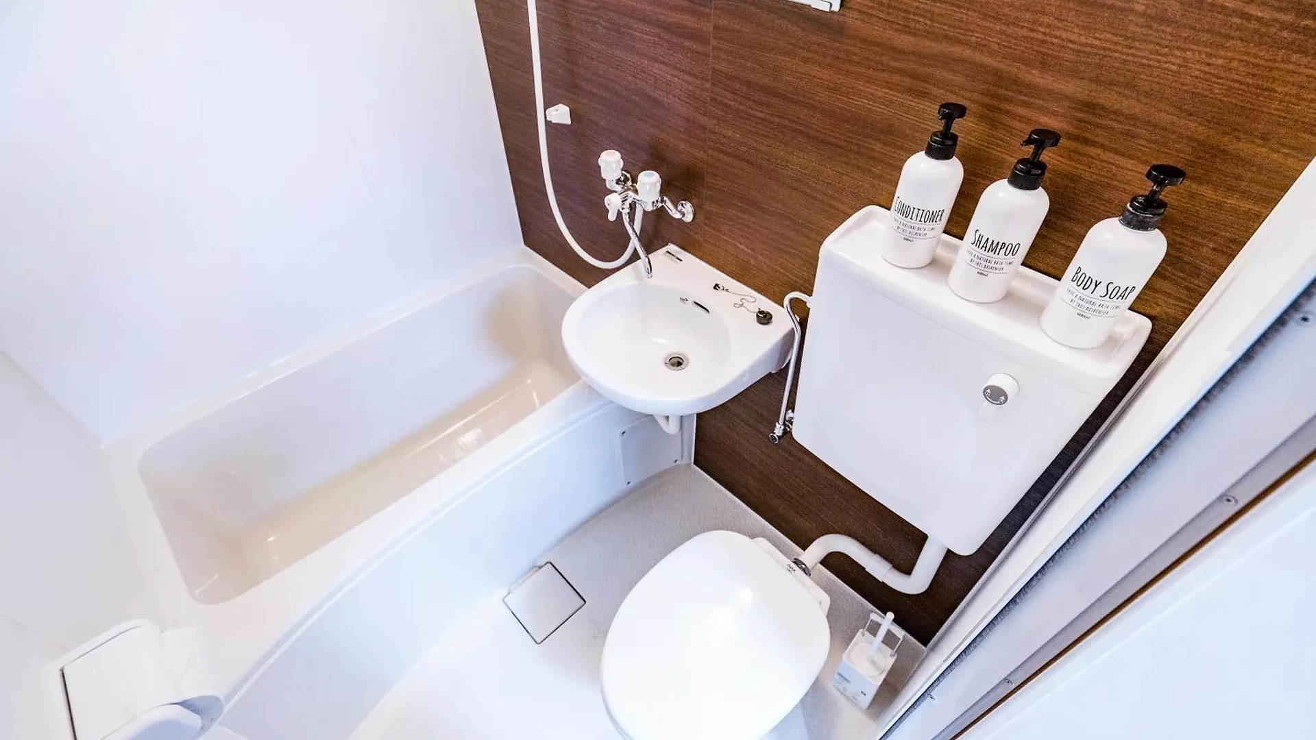 Shinjuku Ryokan Retreat丶local Tokyo Experience & Short Trips Hub丶walk To Shinjuku Station Y05C 0*,  Japan